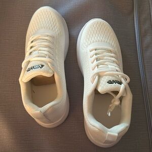 Brand New Bowling Shoes, White, Size 6.5